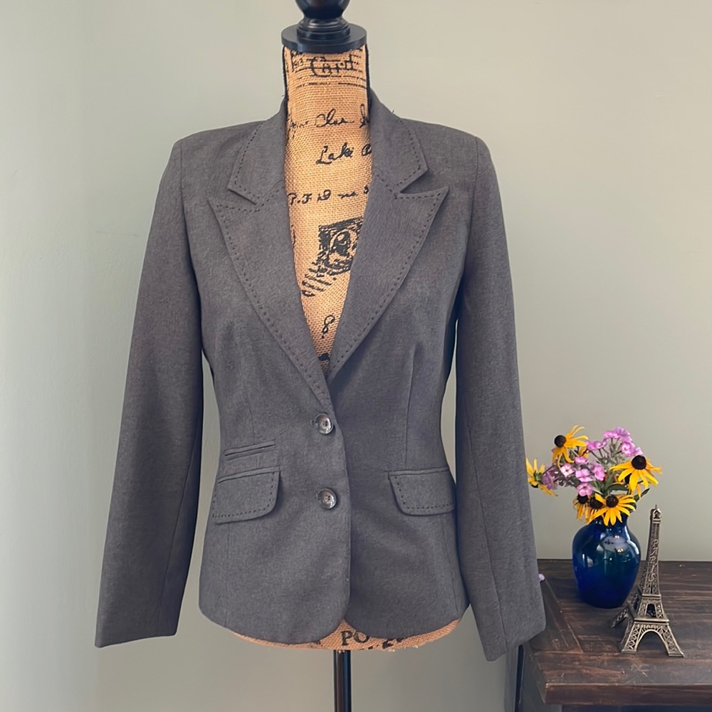Amaranto suit jacket size 6.